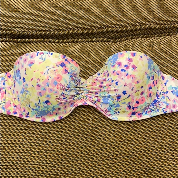 Victoria’s Secret Swim Top - Picture 1 of 3